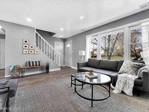 4th image of 17631 Country Club Ln