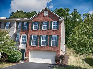 514 Village Green Blvd W, Mars, PA 16046