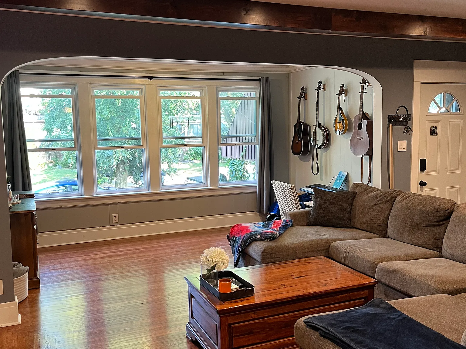 3 bed, 1400 sqft, $1,925 — Photo 2