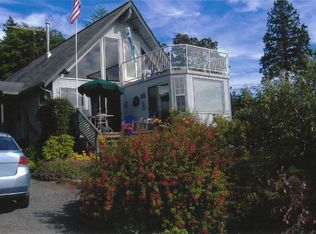 2515 Taft Dr, Lummi Island, WA 98262