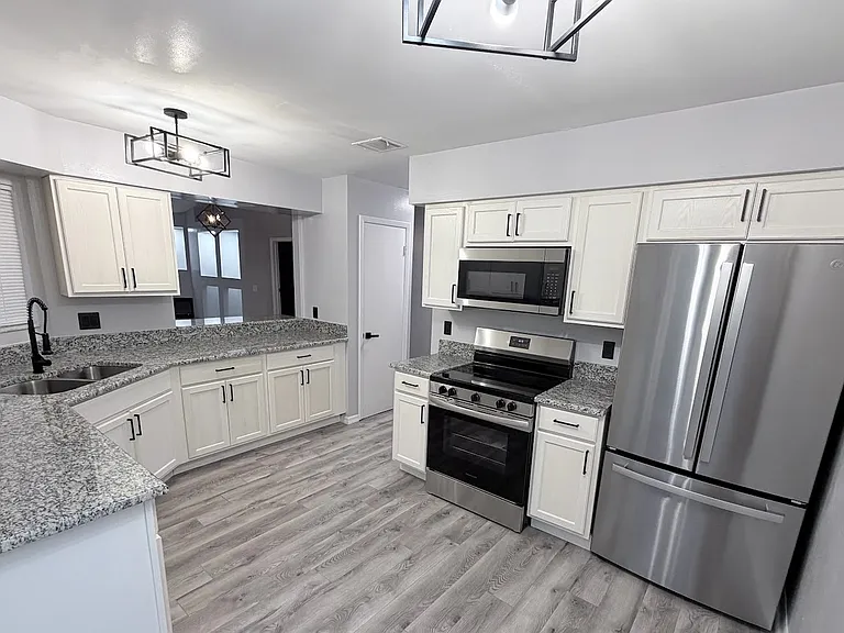 540 Harvard Pl — Photo 8