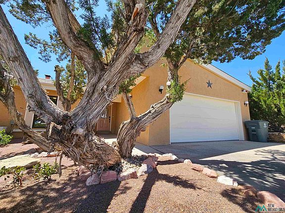2nd image of 1814 Monterey Ct