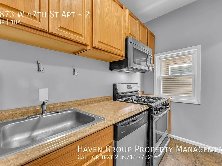 1873 W 47th St #2 — Photo 13