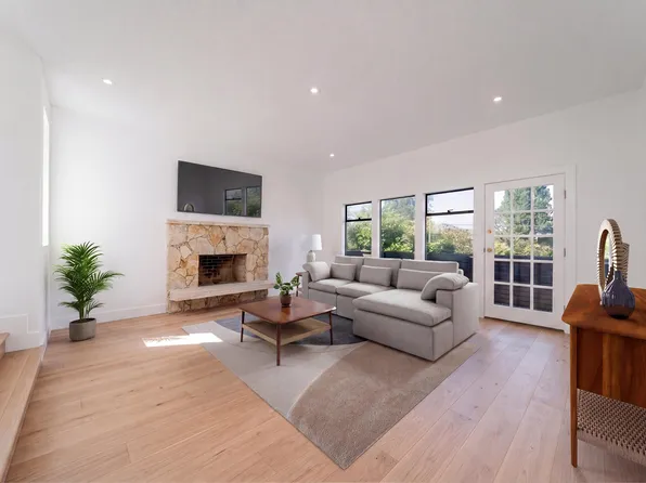 3974 W 10th Ave, Vancouver, BC V6R 2G8