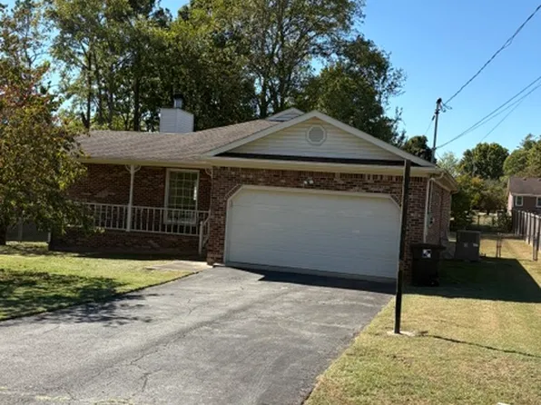 1666 Lillian Ct, Columbia, TN 38401