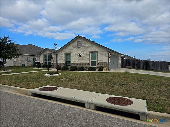 2nd image of 3208 Victoria Meadow Dr