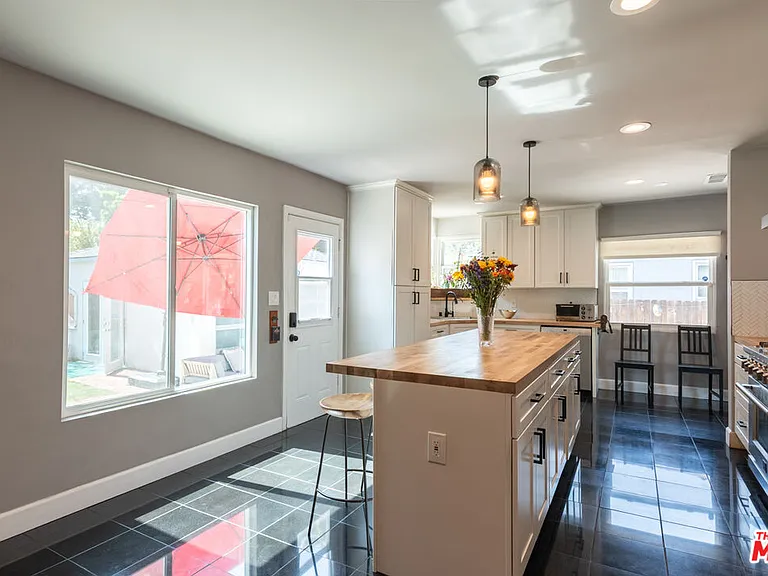 6601 Rubio Ave — Photo 10