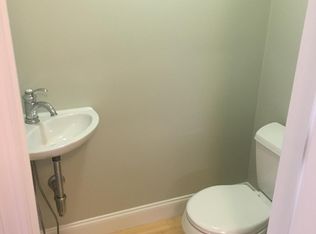 4 Hanson St #1, Somerville, MA 02143