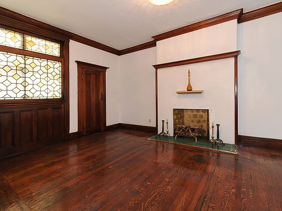 4th image of 579A Park Ave