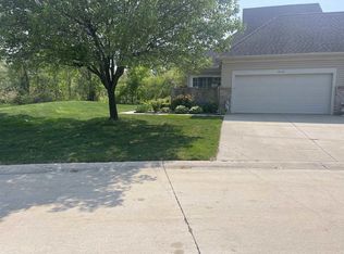 15176 Marsh Creek Ct, Sterling Heights, MI 48313