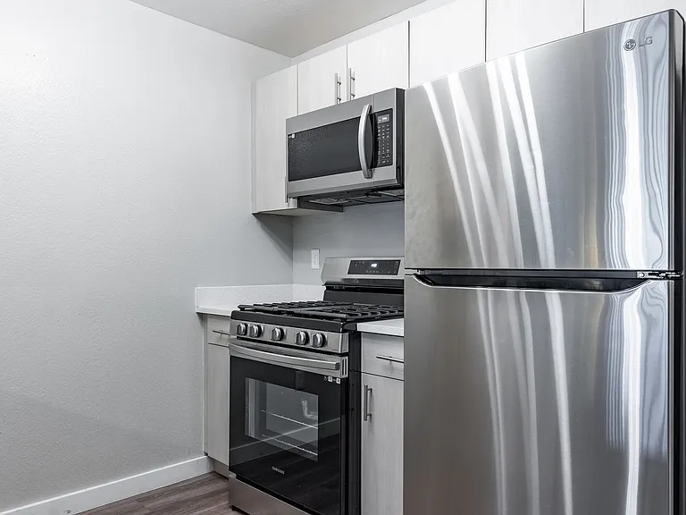 Collington Apartments — Photo 4