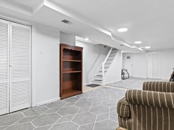 74 Atlantic Street image 15 of 37