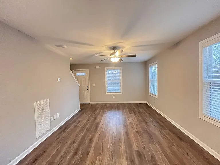 114 Valley View Cir #B — Photo 7