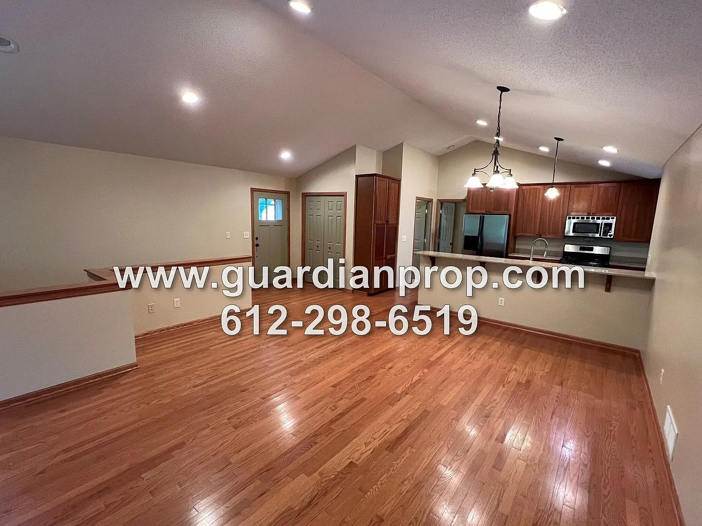 Mahtomedi House Available Now on Secluded Wooded Lot, Open Floor Plan, Master Suite, 2 Fireplaces... — Photo 3