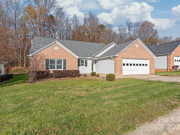 2nd image of 914 Hidden Creek Cir