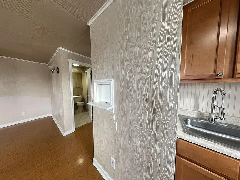 3306 3rd St #8 — Photo 6