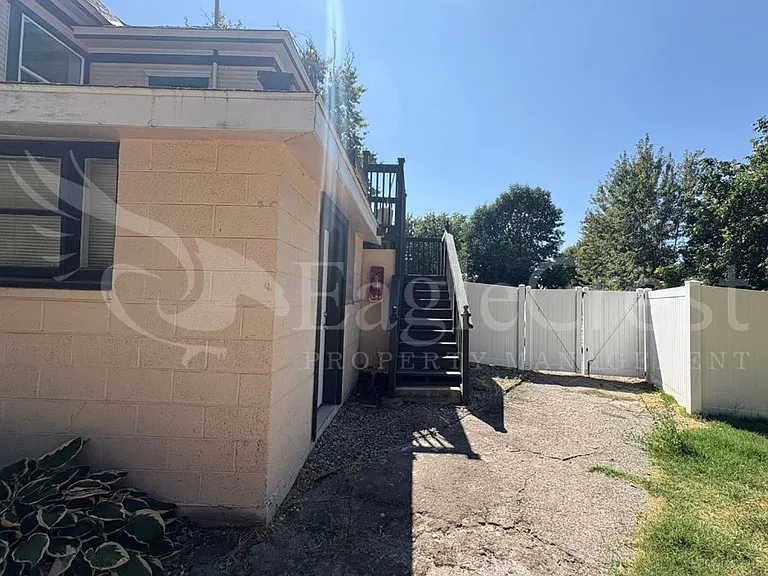 603 E Cherry St — Photo 10