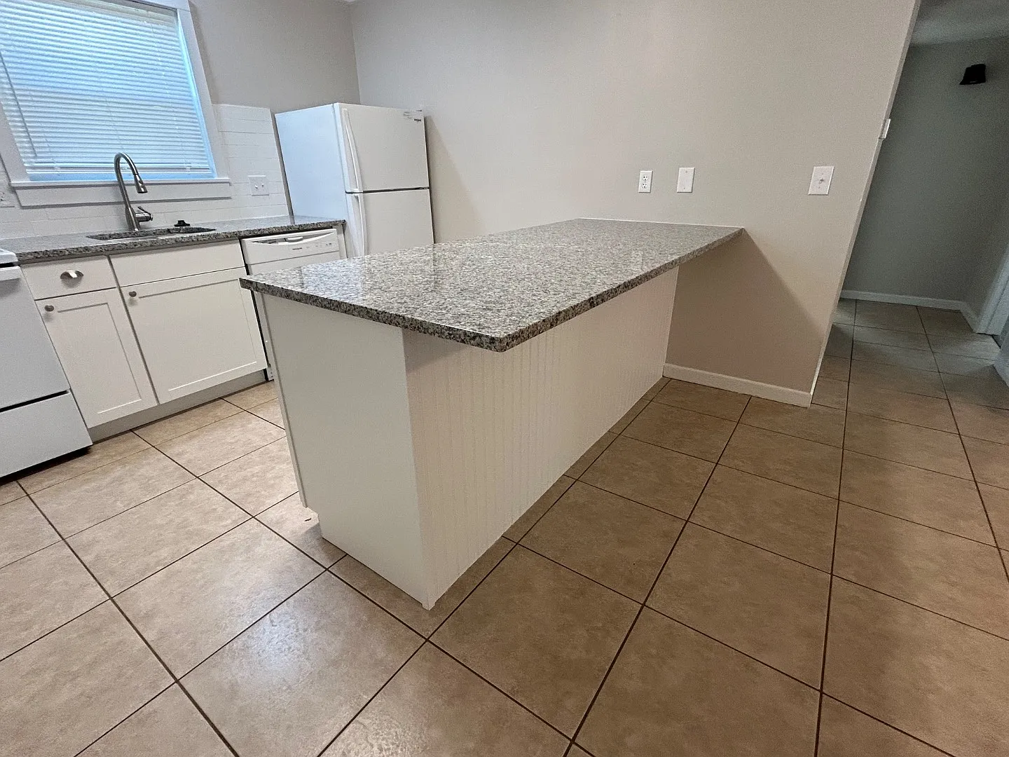 201 Taylor Cir. — Photo 4