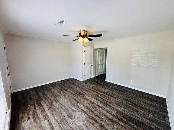 5th image of 101 N Oak St APT 11