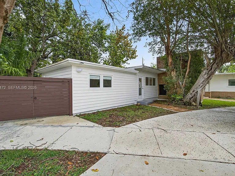 6395 SW 42nd Ter — Photo 14