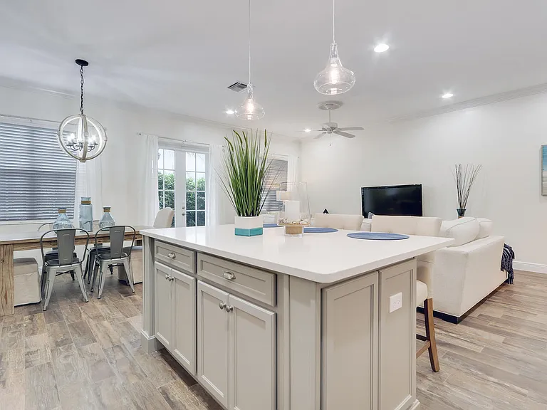 114 Ocean Breeze Dr — Photo 11