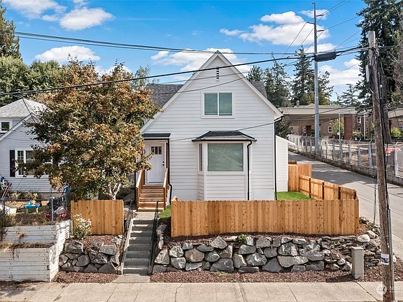 2nd image of 102 Arvon Avenue