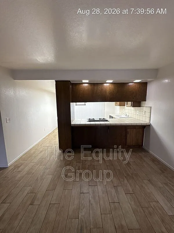 2 bed, 1.0 bath, $1,450 — Photo 3