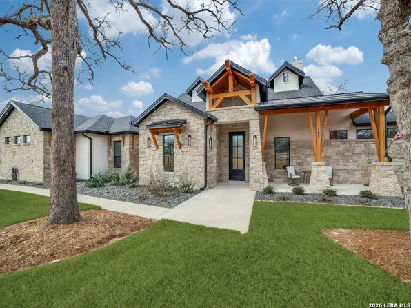 196 Bobby Lynn, Adkins, TX 78101