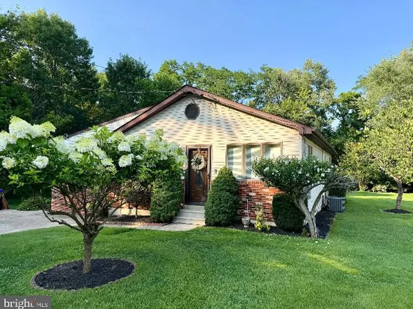 2123 Locust St, Upper Chichester, PA 19061