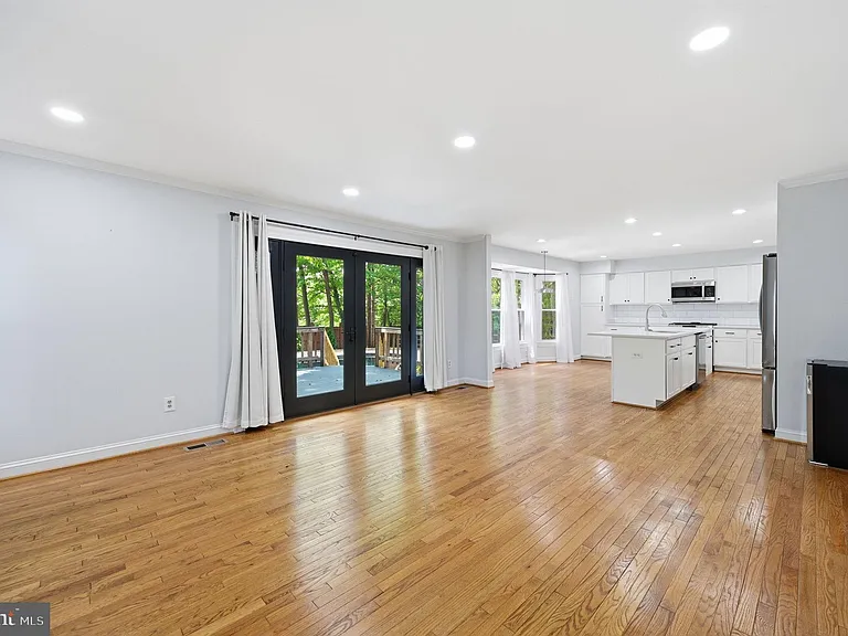 5610 Cavalier Woods Ln — Photo 10