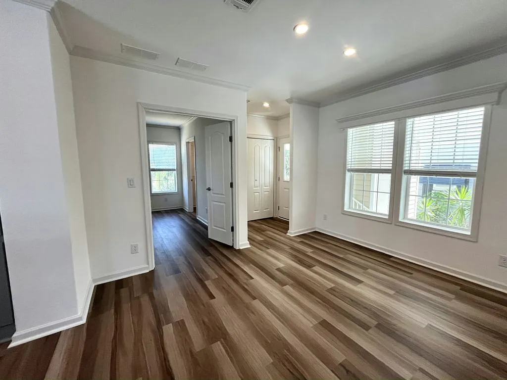 2 bed, 2.0 bath, 1456 sqft, $1,639 — Photo 4
