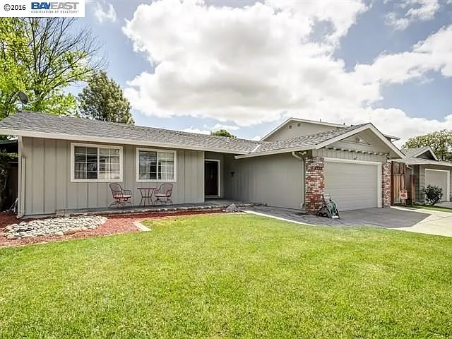 1322 El Padro Dr photo 1