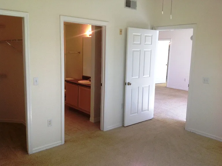 6663 Queens Borough Ave #57-207 — Photo 16