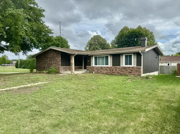 903 W 1st St, Spring Valley, IL 61362