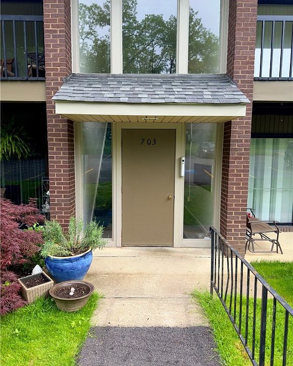 1st image of 703 College Park Dr APT 9