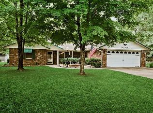 2215 Andrew Ct, Little Flock, AR 72756