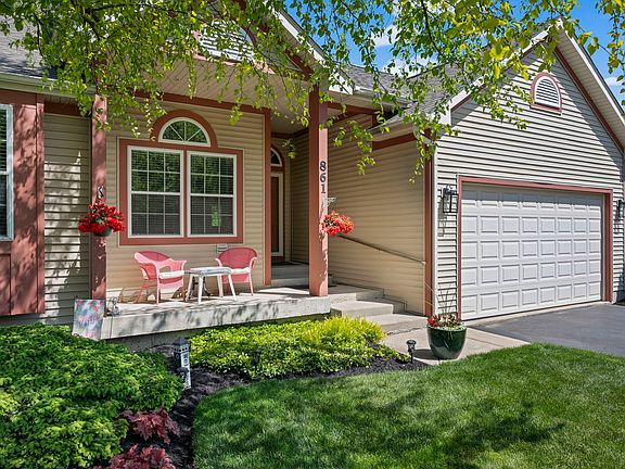 4th image of 861 Prairie Ridge Dr