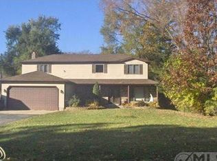 10457 Wayne Rd, Livonia, MI 48150