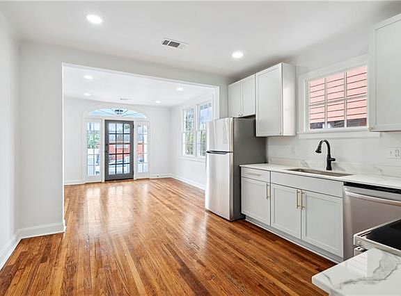 5th image of 2929 Saint Philip St