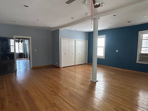 3rd image of 4136 N Bell Ave