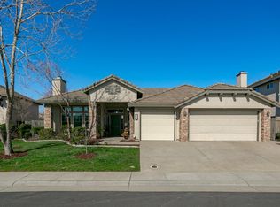 9995 E Taron Dr, Elk Grove, CA 95757