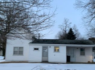 104 South St, Delhi, IA 52223