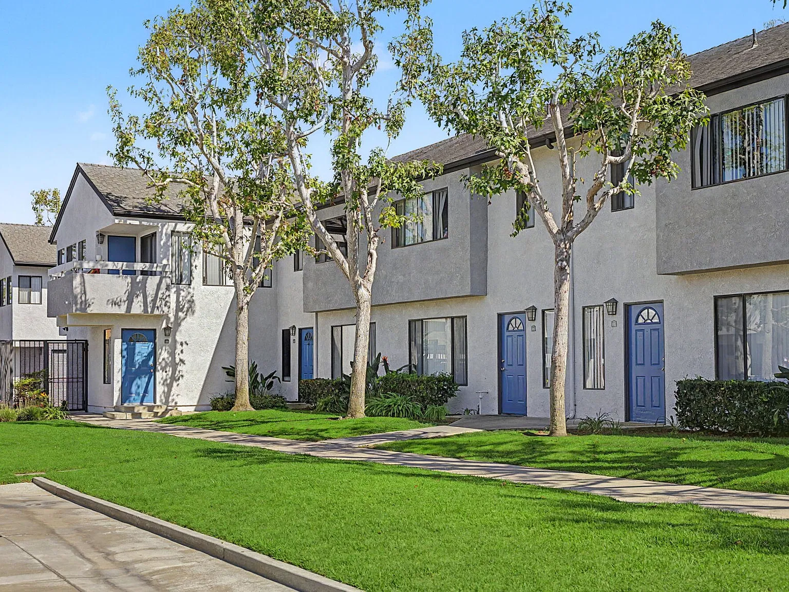 Wallace Court Apartments — Photo 4