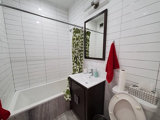 Rented by Compass | media 30