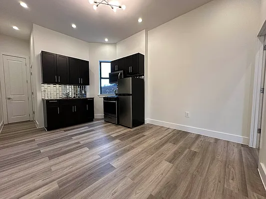 Rented by EXR | media 1