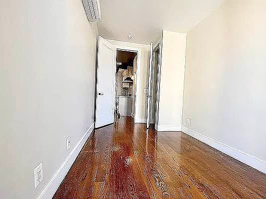 4th image of 85 Graham Ave #4I