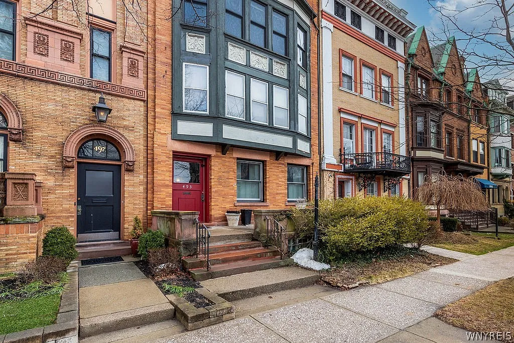 Building Photo - 493 Delaware Ave #3