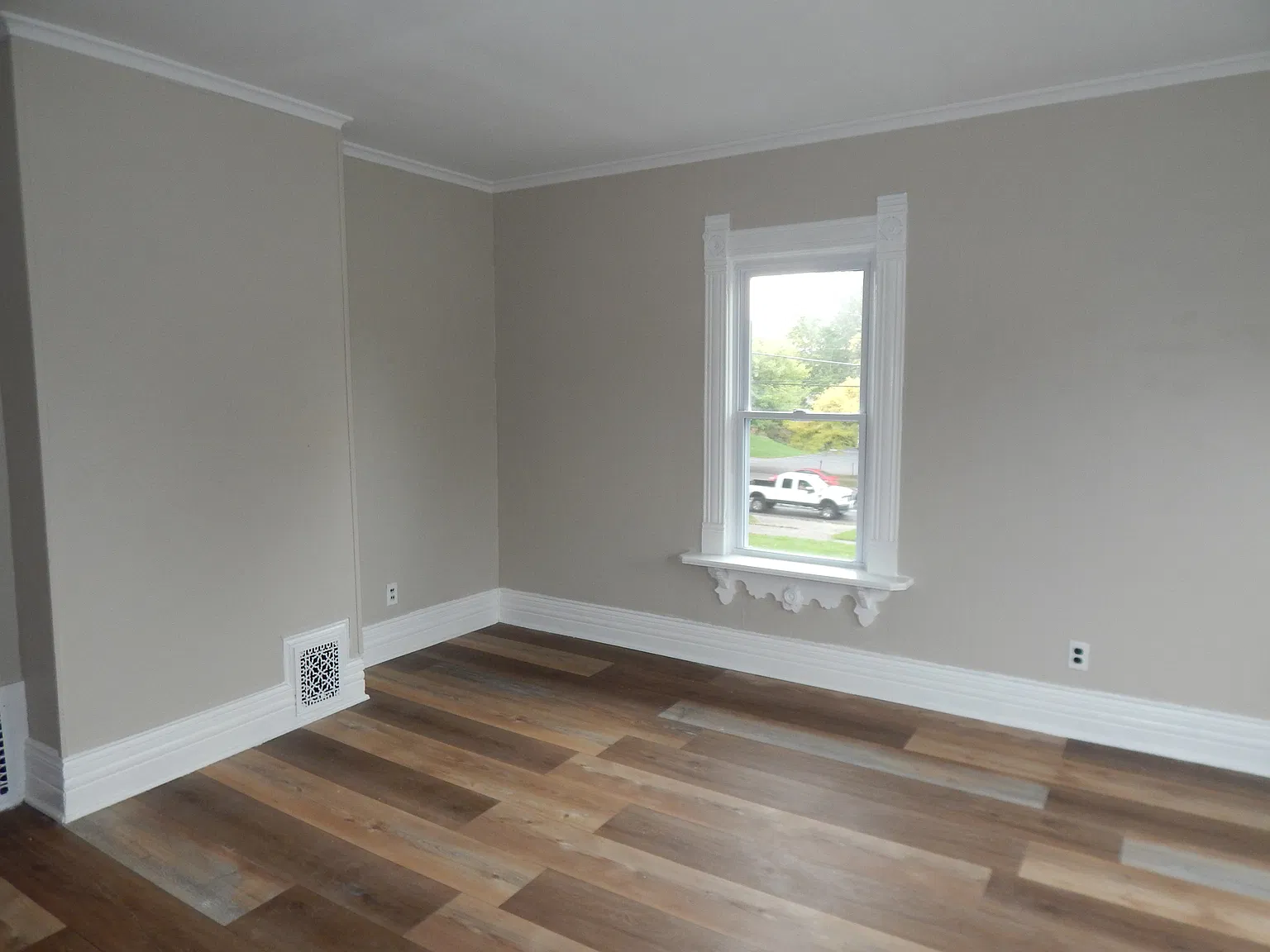 2 bed, 803 sqft, $1,300 — Photo 2