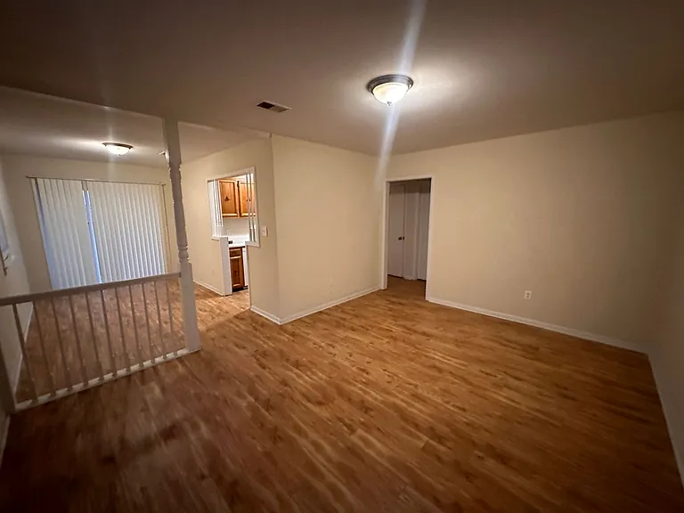 801 Montclair Dr — Photo 7