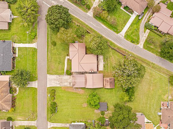 3rd image of 113 Center St